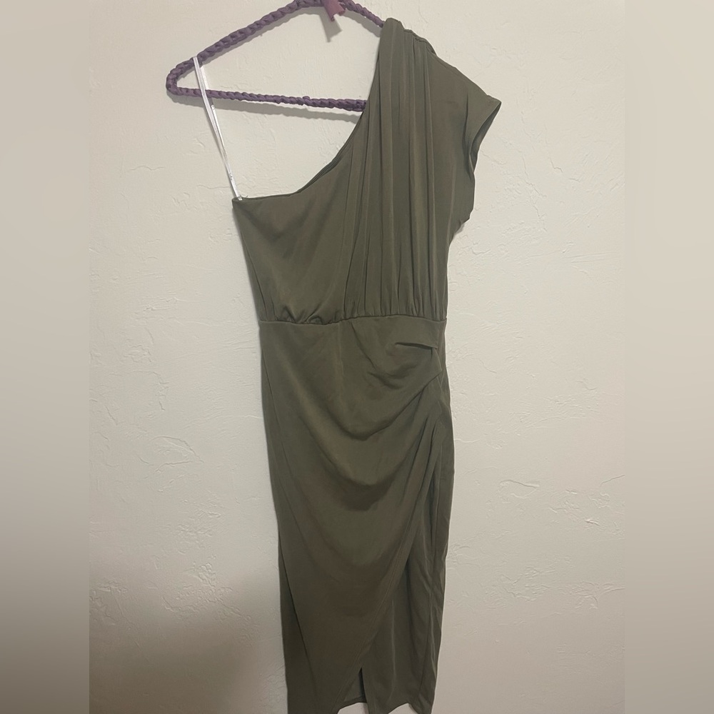Green Lulus dress